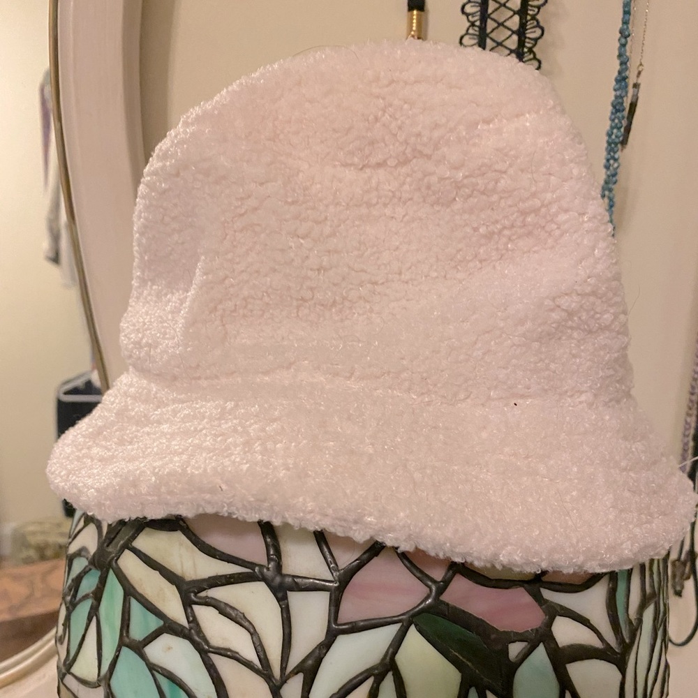 Bucket hat